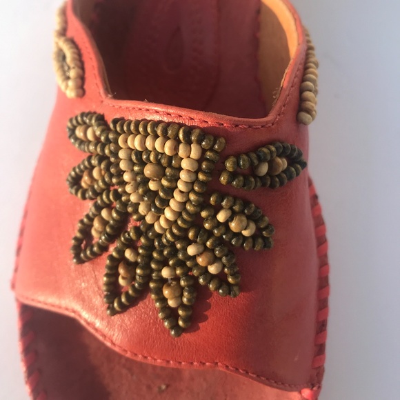 Clark’s Beaded Hand Embroidered Slide. Burnt Orange. 2 1/2 heel. Size 7 1/2 M - Picture 2 of 5